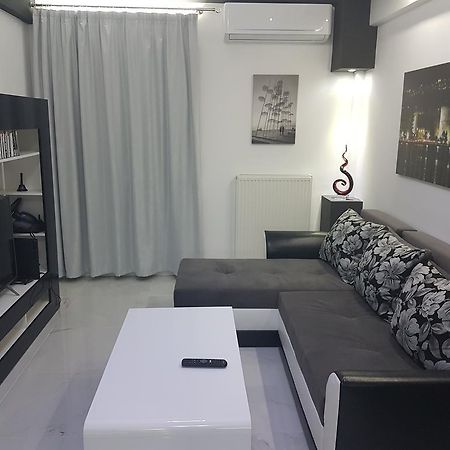 Route 77 Apartment Tesalonika Bagian luar foto
