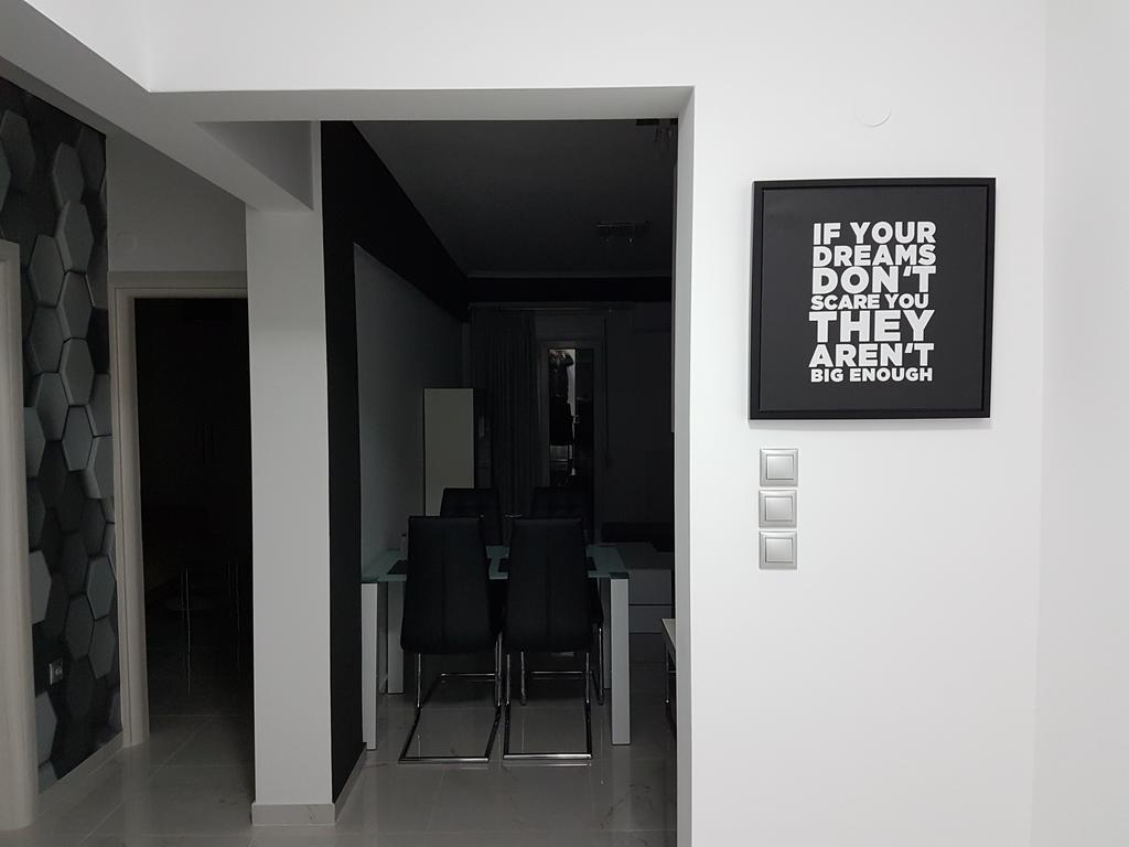 Route 77 Apartment Tesalonika Bagian luar foto