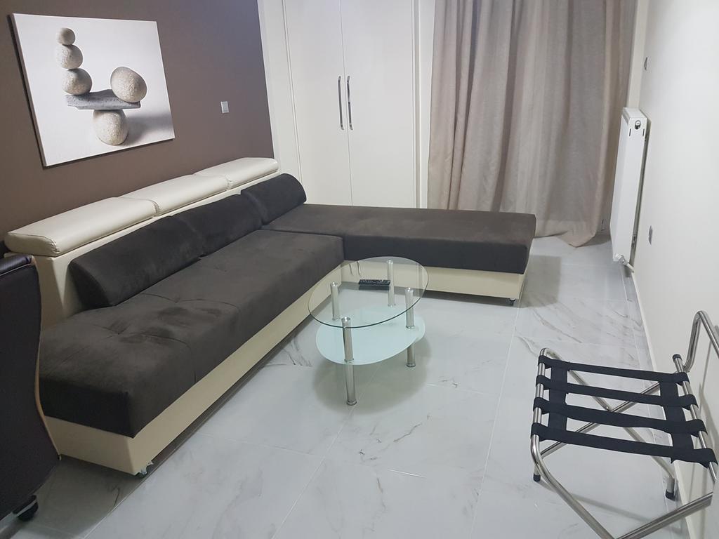 Route 77 Apartment Tesalonika Bagian luar foto