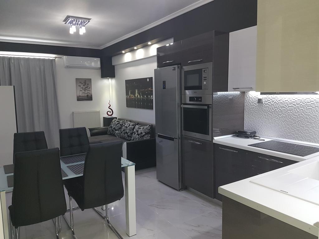 Route 77 Apartment Tesalonika Bagian luar foto
