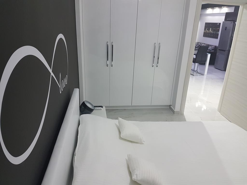 Route 77 Apartment Tesalonika Bagian luar foto