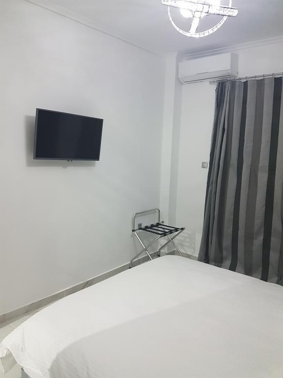 Route 77 Apartment Tesalonika Bagian luar foto