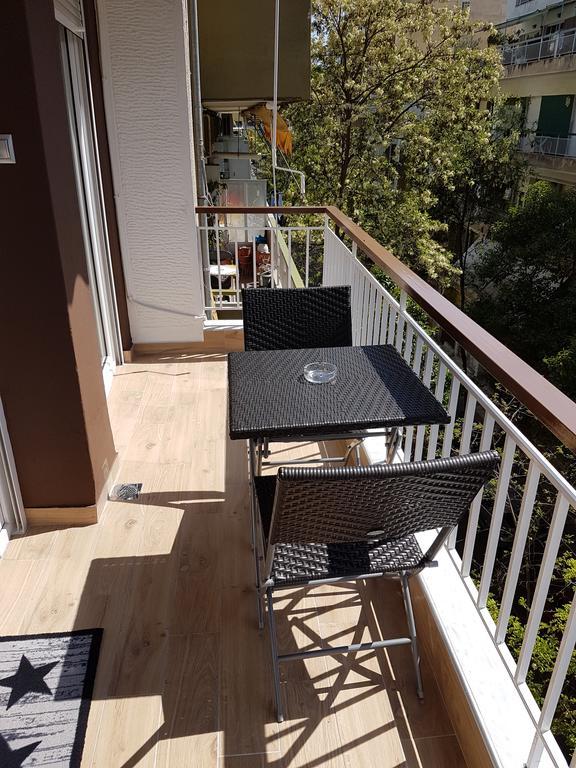 Route 77 Apartment Tesalonika Bagian luar foto