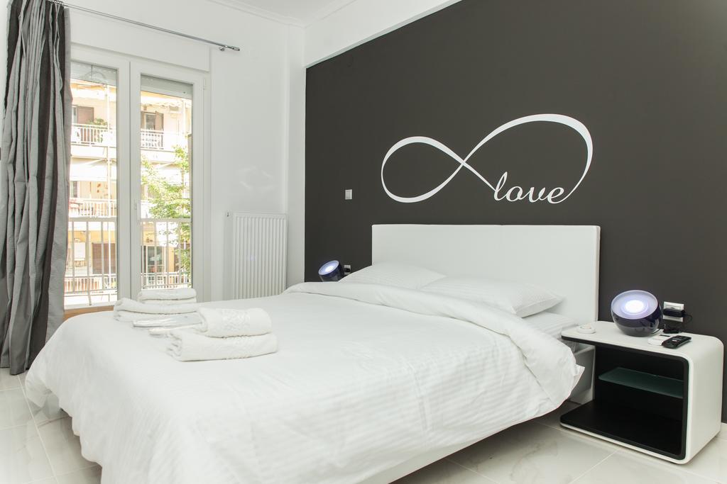 Route 77 Apartment Tesalonika Bagian luar foto