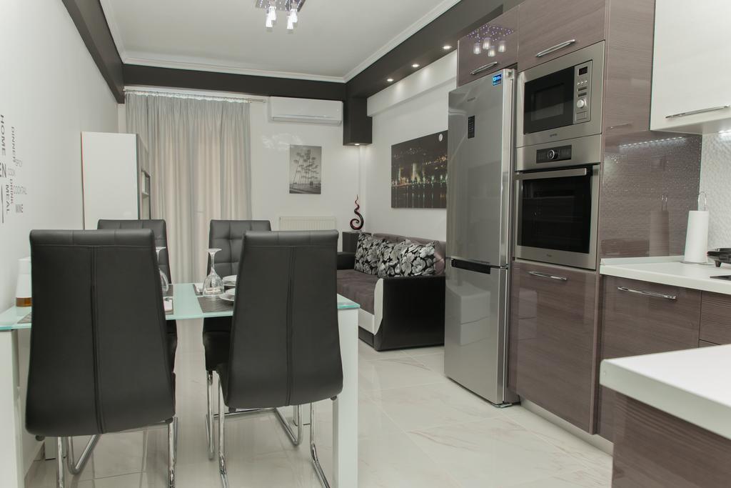 Route 77 Apartment Tesalonika Bagian luar foto