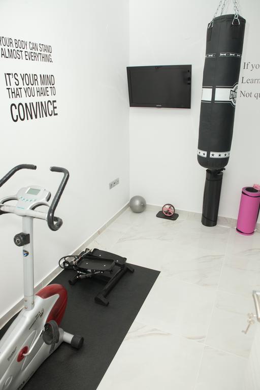Route 77 Apartment Tesalonika Bagian luar foto